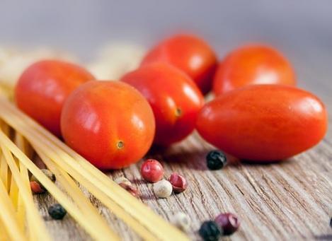 Packet - Tomato BATON ROUGE F1, regular seed - not treated and not gmo